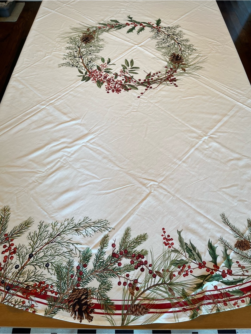 Williams Sonoma Woodland Berry 90" Round Tablecloth Christmas Holiday White NWOT